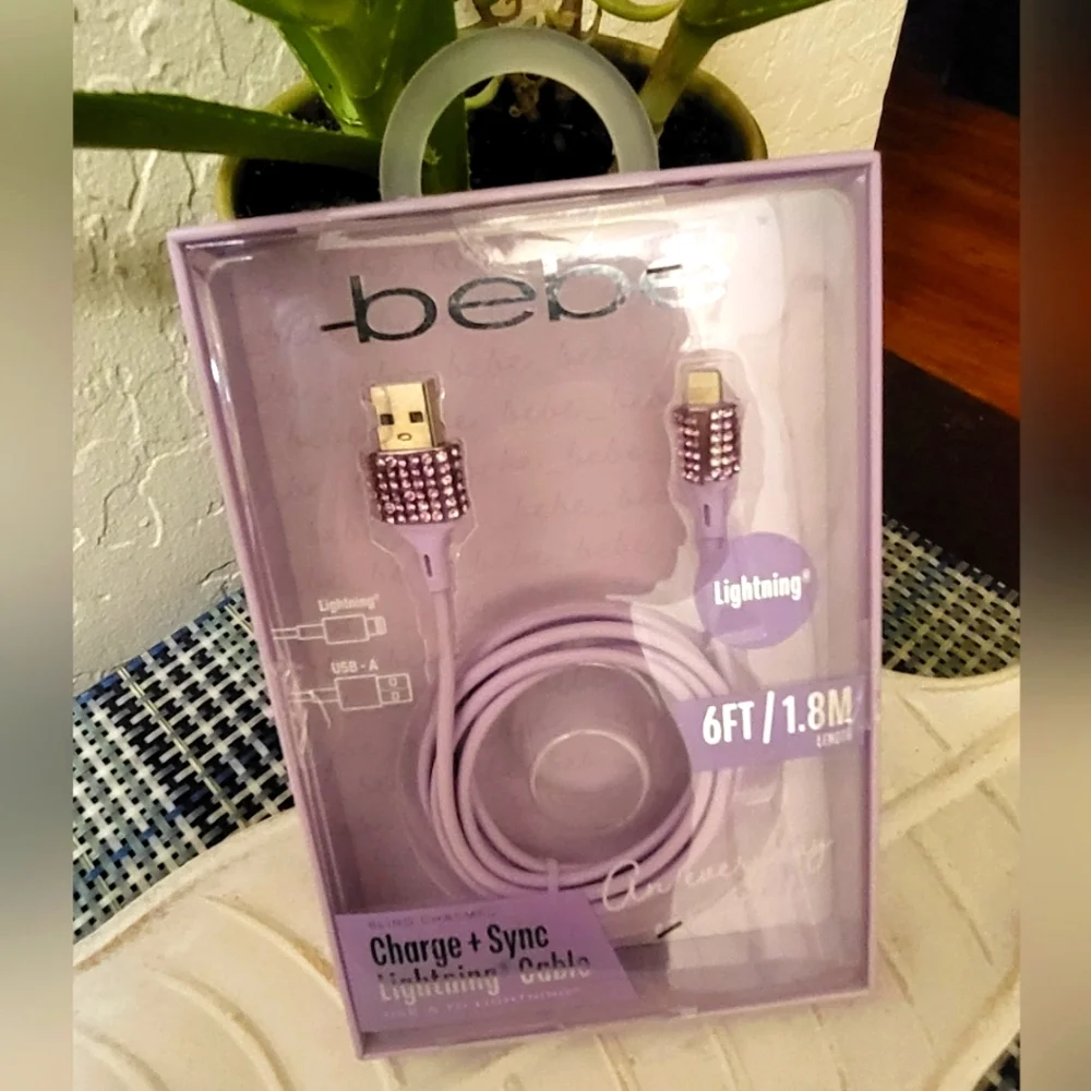 BEBE BLING CHARMED 6' CHARGE+SYNC LIGHTNING CABLE